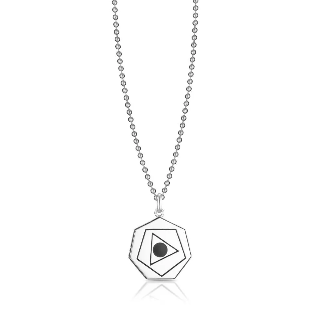 Wisiorek męski, sygnety i inna biżuteria dla mężczyzn – co jest teraz trendy?