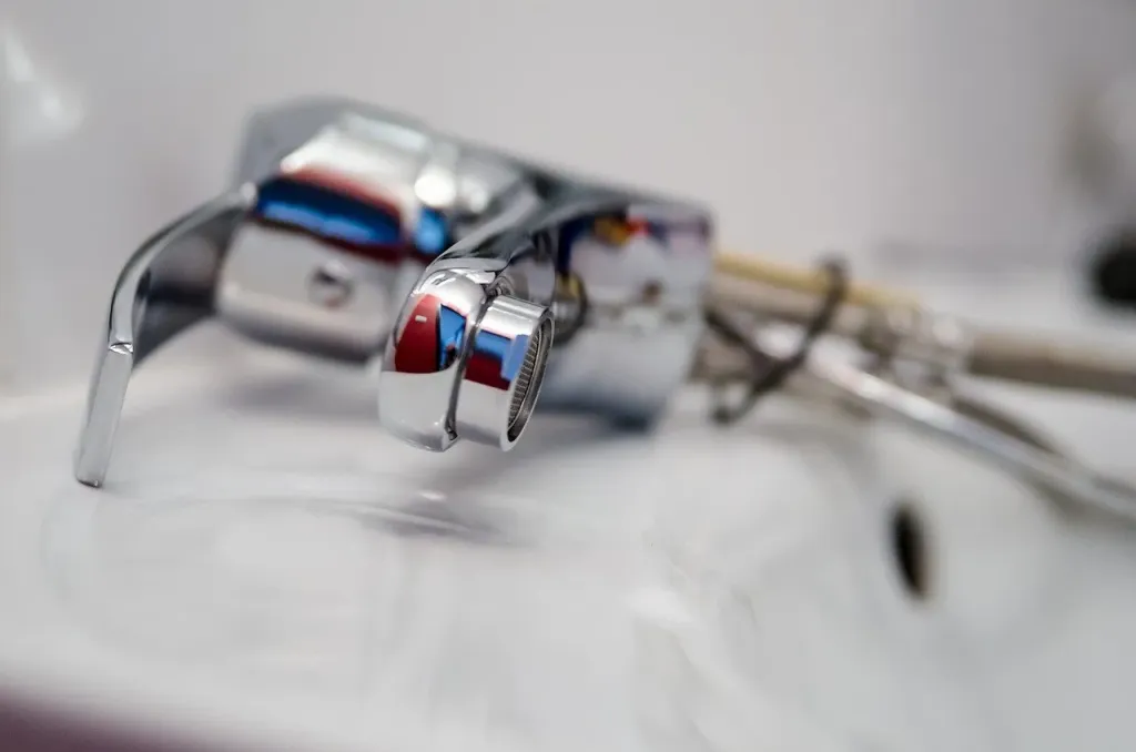 Przyczyny i skutki awarii instalacji hydraulicznej